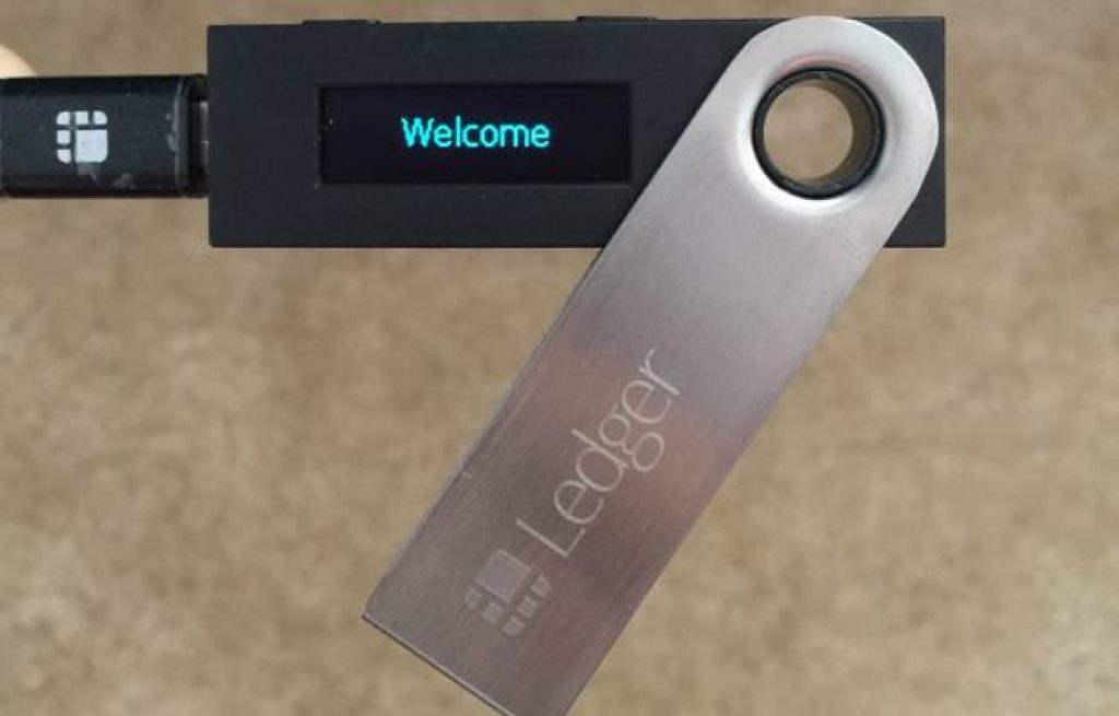 store crypto wallet on usb