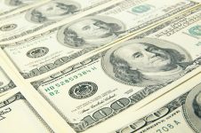 $1,000 in Solana, XRP or $CHOW? AI Predicts the Best Altcoin for 2025