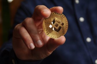 BNB to New High as Bulls Maintain Key Support? Back These 2 Sub-$1 Coins for Higher Returns, Claim Experts