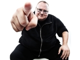 Kim Dotcom tells you: sell stocks and buy crypto!